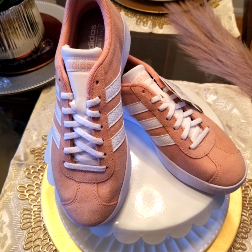{Adidas} Pink Suede VL Court 2.0 Sneaker